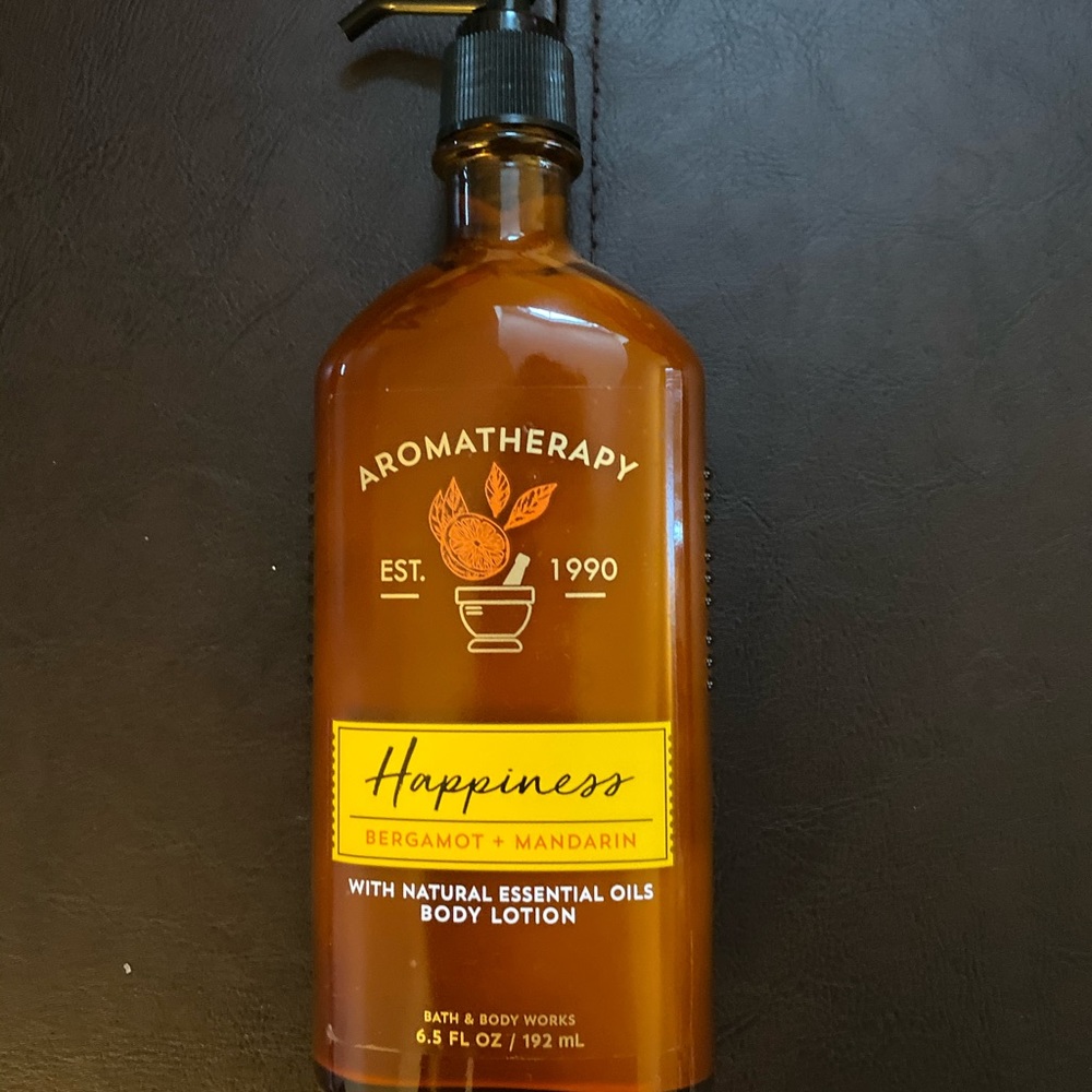 NWT bath and body works happiness aromatherapy
